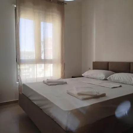 With A View & Amenities Apartament