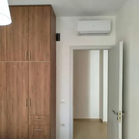 With A View & Amenities דירה Vlorë