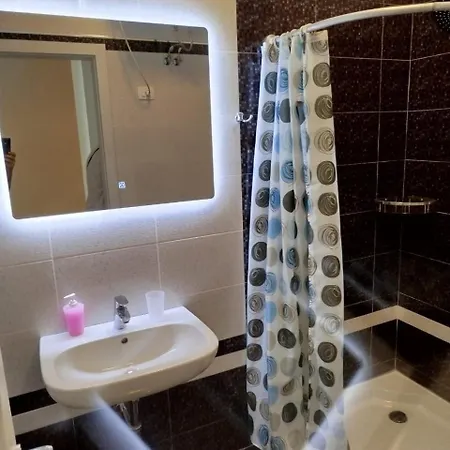 דירה With A View & Amenities