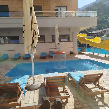With A View & Amenities דירה Vlorë