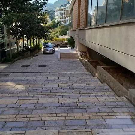 With A View & Amenities Wlora