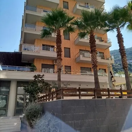 With A View & Amenities * Vlorë
