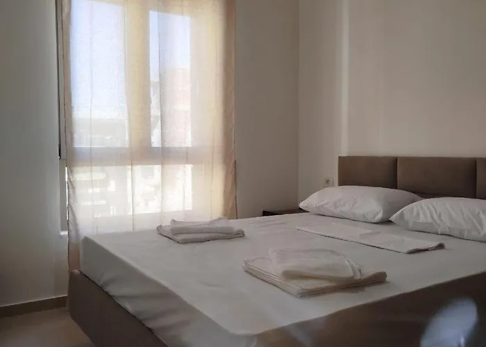 With A View & Amenities Appartement