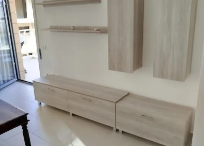 Appartement With A View & Amenities Vlorë