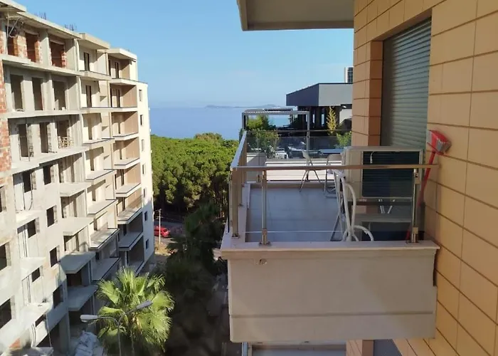 With A View & Amenities *